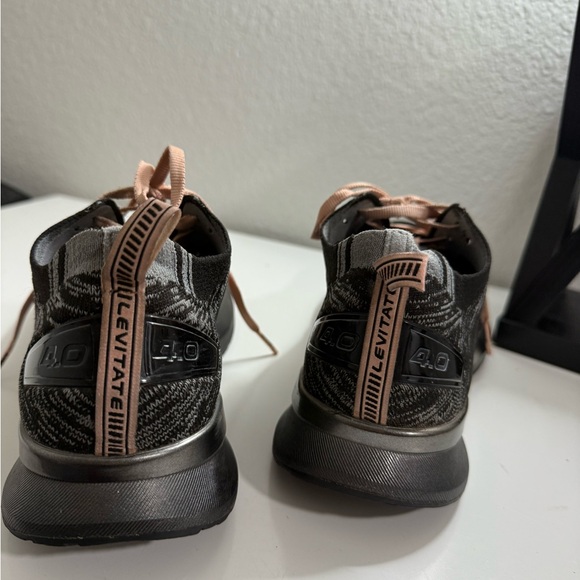 On cloud 5 Running Men's Gray Athletic Shoes - Picture 12 of 12